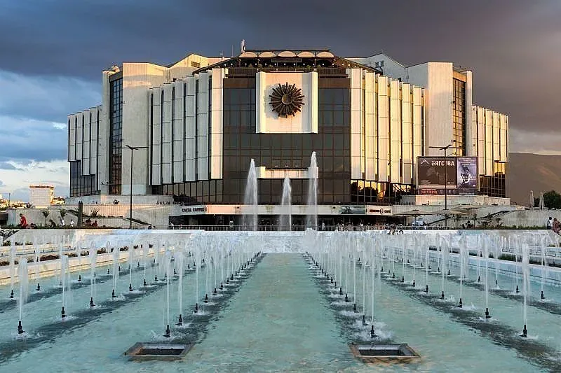 Сигнал за бомба в НДК. Полицията накрак ОБНОВЕНА