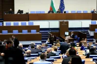 Сериозно разместване на политическата сцена. Нови възможности пред България