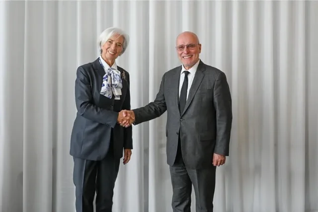 Лагард приветства Димитър Радев във Фейсбук