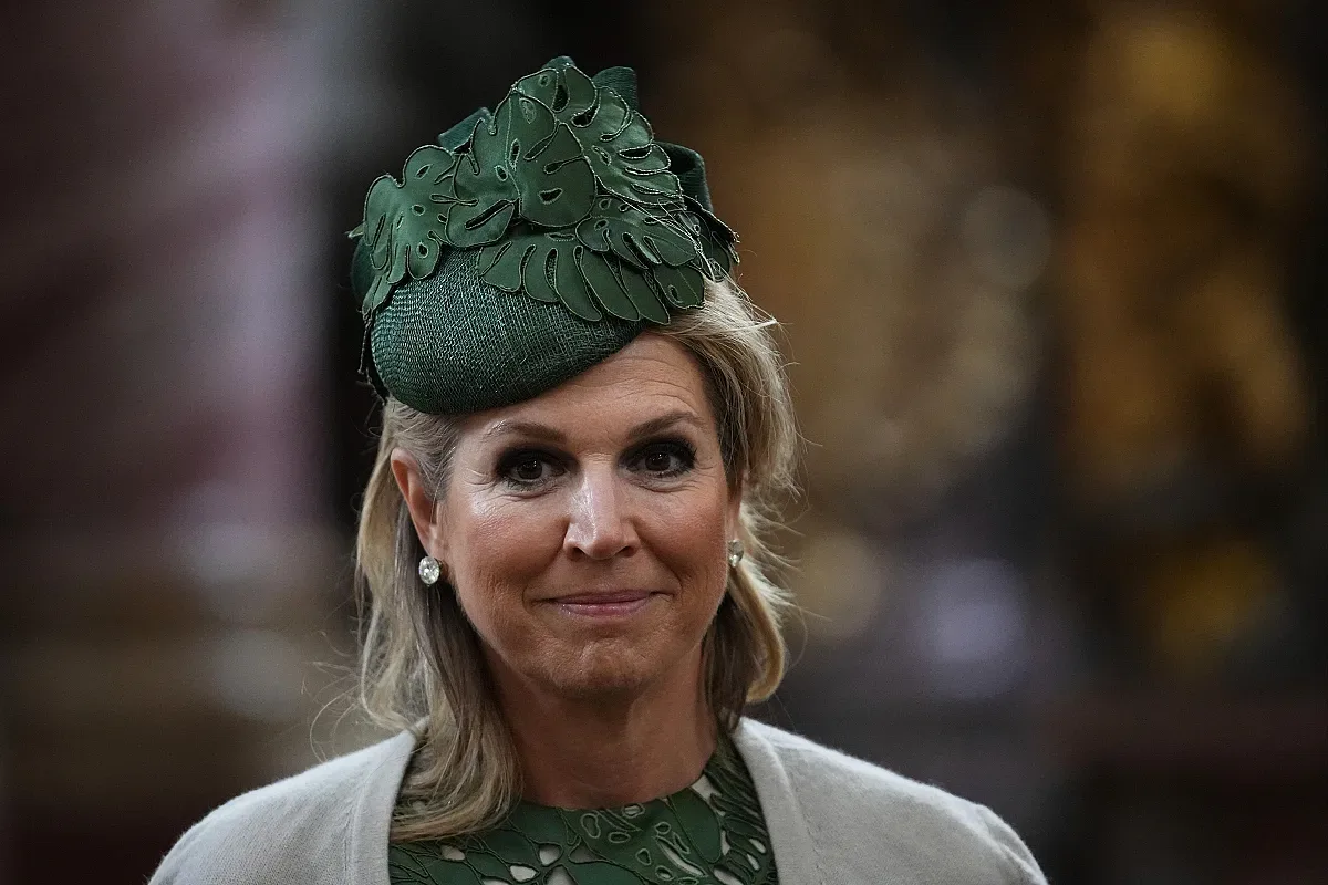 Тази кралица става войник