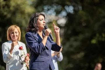 Григорова: Искаме справедливост за работещите хора, които мъкнат държавата на гърба си