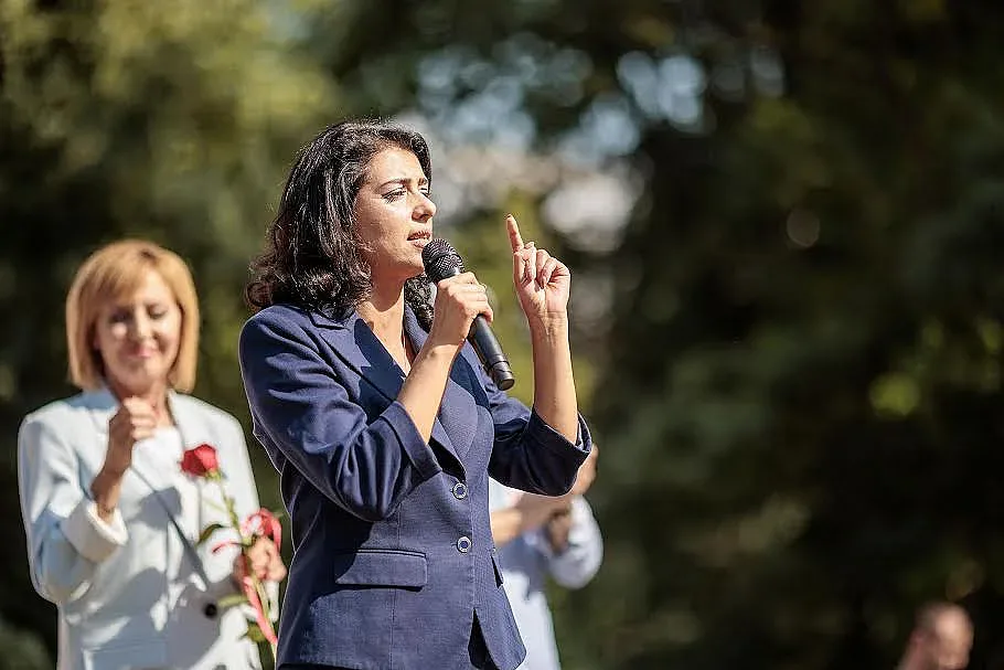 Григорова: Искаме справедливост за работещите хора, които мъкнат държавата на гърба си