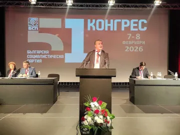 Драгомир Стойнев бръкна в раната! Лидерският капан за БСП