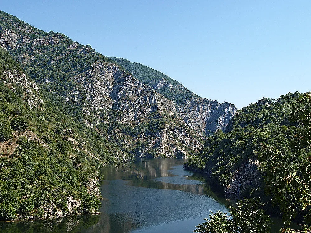 Извънредна ситуация с голям язовир. Кмет бие тревога