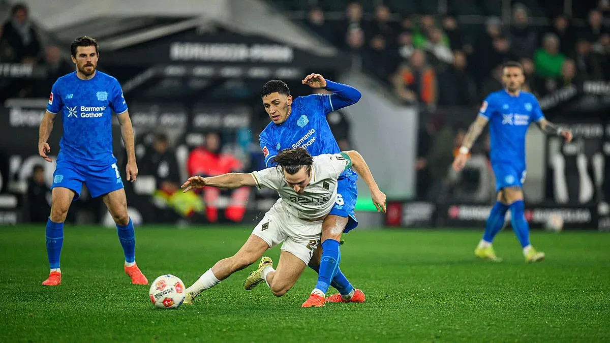 Греда спаси Борусия Мьонхенгладбах, Байер се размина с победата