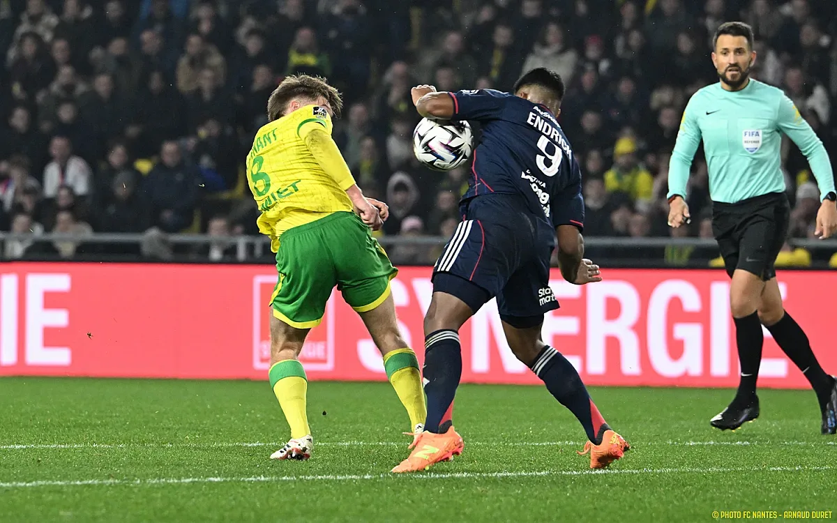 Лион удари Нант с 10 души и се настани на подиума