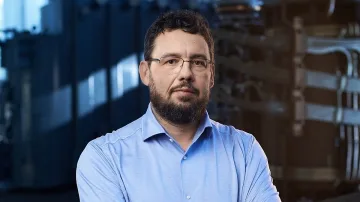 Шефът на БЕСЕЛ: България е лидер по солари, но на ръба на системен срив