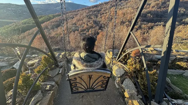 Любовна отвара за Деня на влюбените в Село Долене - мястото, където стигаш облаците