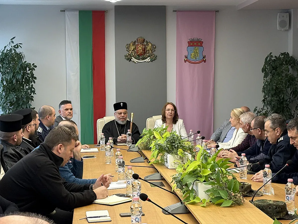 Община Казанлък домакинства честването на 3 март на връх Шипка с програма на Ансамбъл “Българе“