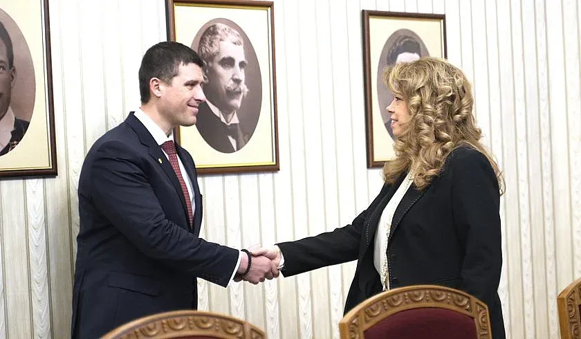 Йотова с гореща новина за служебния премиер