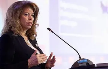 Президентът Йотова се среща с НАП и КЗП за цените