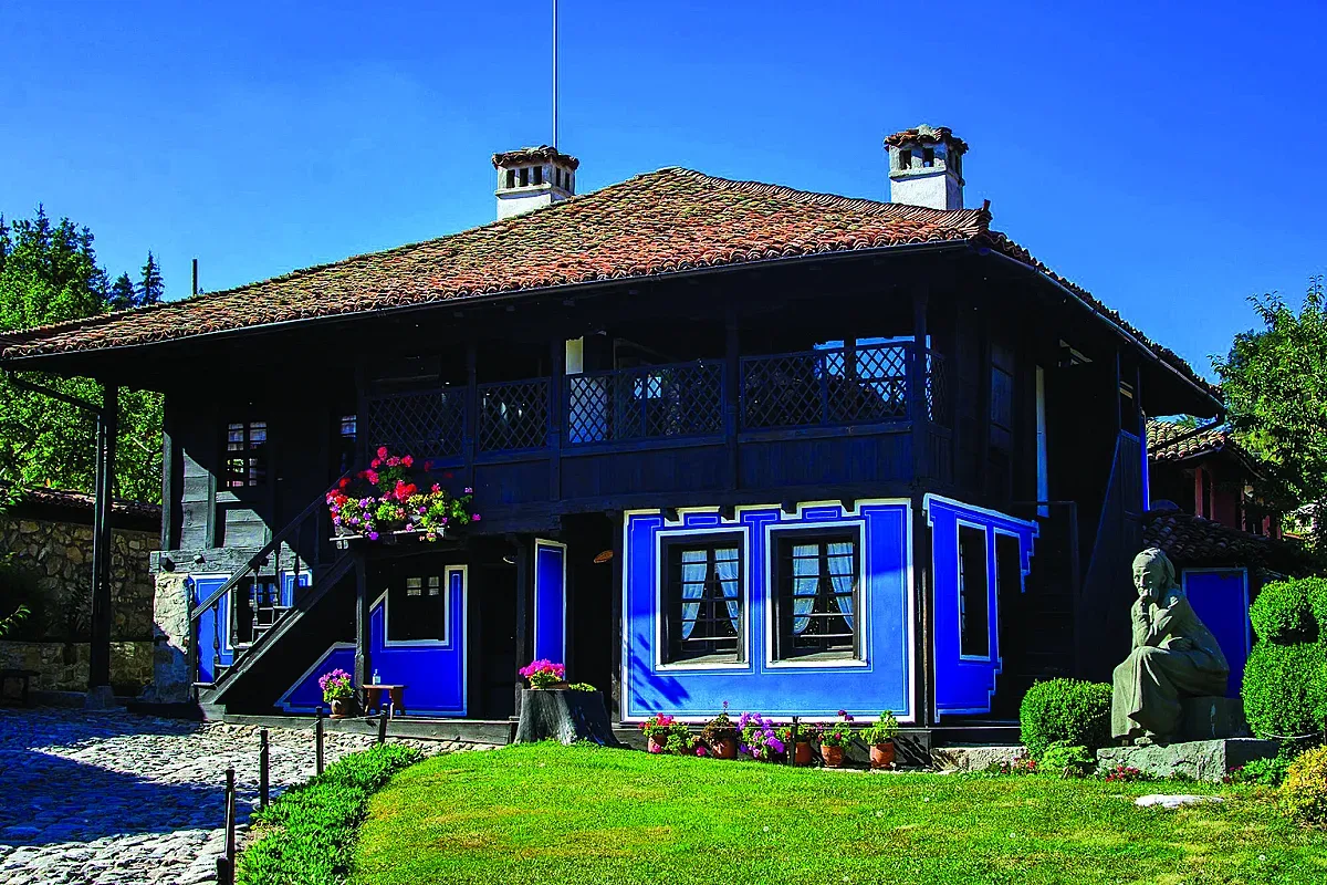 Копривщица - сърцето на Априлци. Историята крачи по улиците