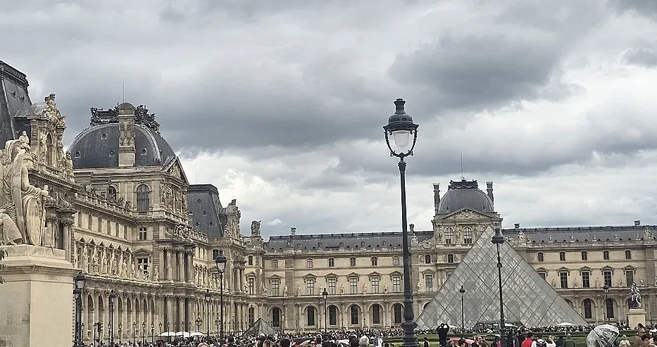 Мащабна измама с билети за Лувъра за 10 млн. евро