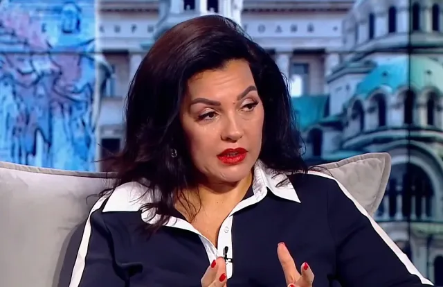 Цветанка Андреева: Сблъсъкът е Пеевски срещу Радев - Западът срещу Изтока