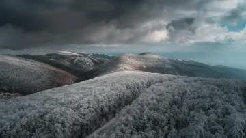 Стартираме с дъжд и мъгла, но има и хубава новина