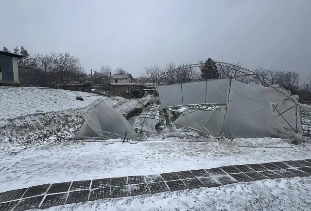 Влошените метеорологични условия унищожиха общинските оранжерии за биологично чисти зеленчуци