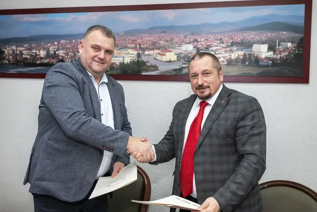 Алеята на свободата от Панагюрище до Оборище е най-важният проект в новия дарителски договор на „Асарел-Медет“