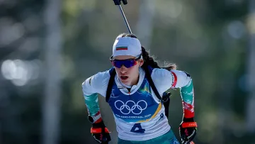 Биатлонистките ни с историческо постижение в щафетата