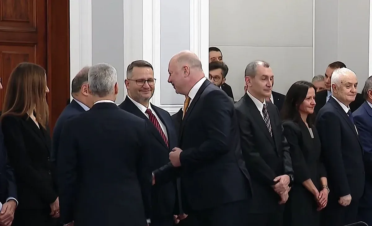 Щафетата е предадена. Служебното правителство пое контрола