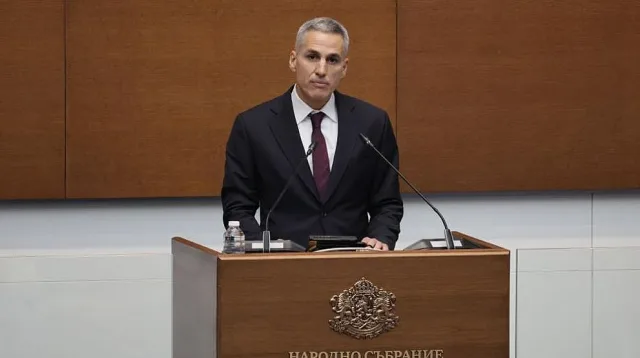 25 минути вгорчиха живота на Гюров, минираха кабинета