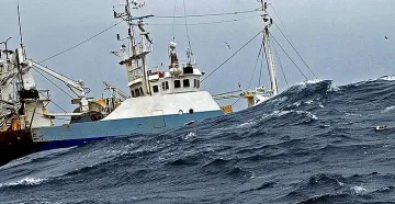 Откриха изчезналия кораб, но от моряците нито следа