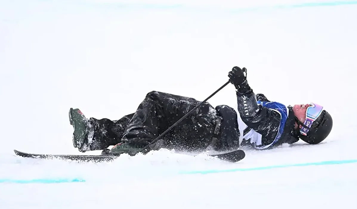 Тежък инцидент в Милано-Кортина: Носилка изнесе звездата Мелвил Айвс от пистата