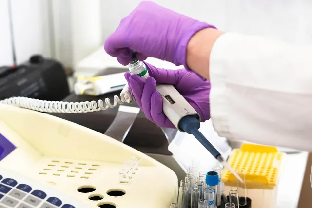 Япония одобри първото в света лекарство за Паркинсон