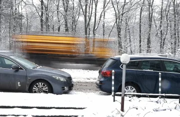 81 снегорина борят 10 сантиметра сняг в София