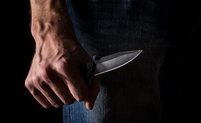 Кървав грабеж в Дупница! Млада лекарка намушкана с нож