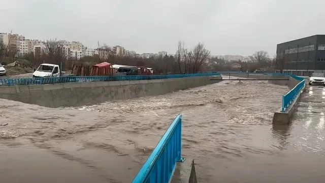 В наш град е страшно! Реките преляха