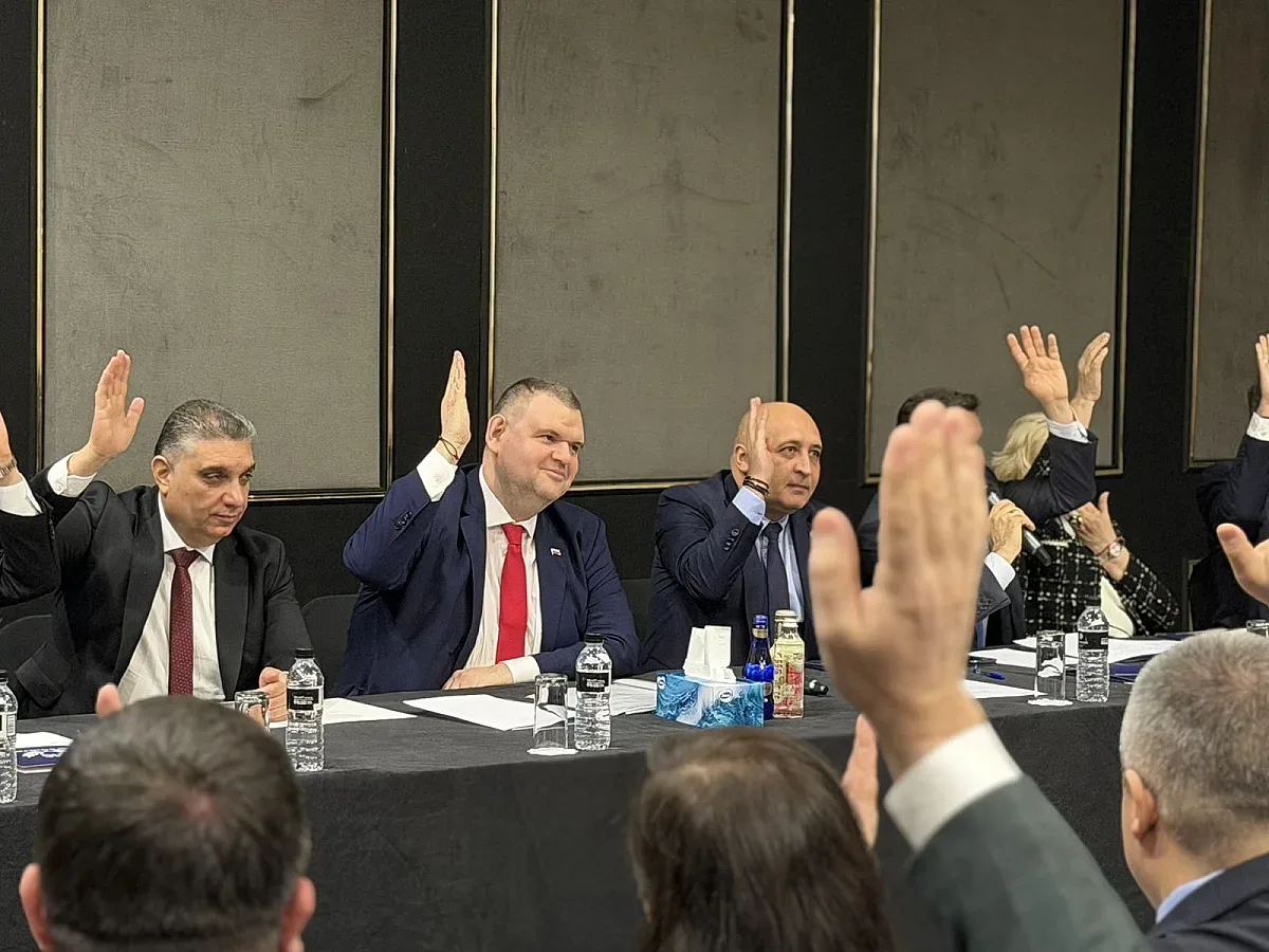 Делян Пеевски: На изборите - ДПС! Всички заедно, за да можем да помагаме на хората