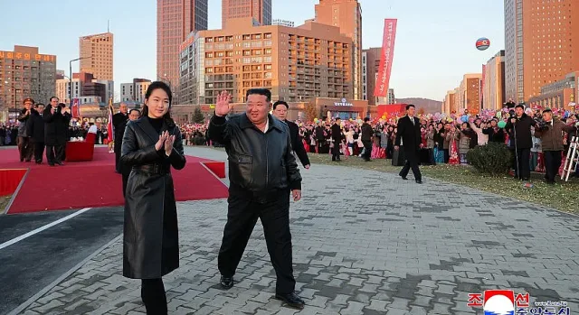 Ким Чен Ун повери ядреното командване в ръцете на 13-годишната си дъщеря