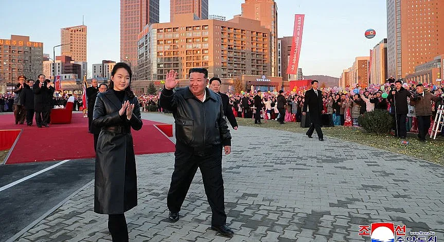 Ким Чен Ун повери ядреното командване в ръцете на 13-годишната си дъщеря