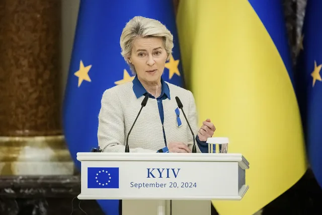 Фон дер Лайен пристигна в Украйна за подкрепа
