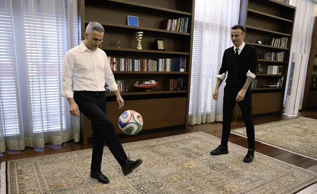 Подгониха здраво Бербатов! Решението на МВР