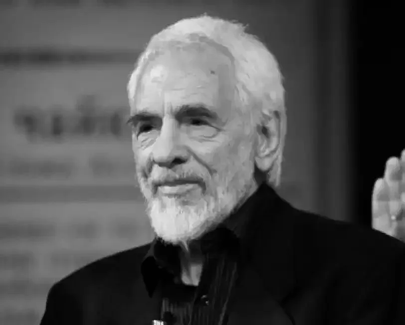 Отиде си легендарен режисьор - рицарят на сцената