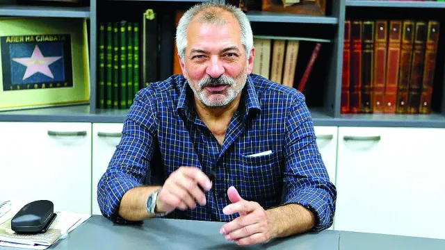 Проф. Пламен Митев пред СТАНДАРТ: Свободата не ни е дарена