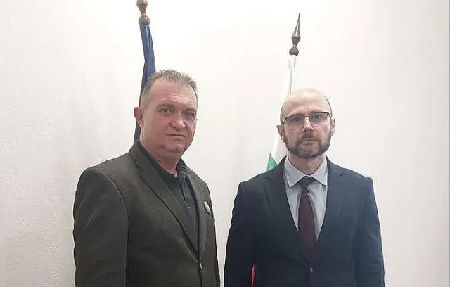 Бойците на задкулисието пак се прицелиха в Темида