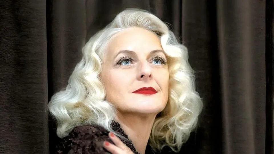 Едит Пиаф оживява в зала "България"