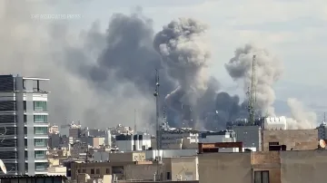 Техеран в пламъци! Нови удари след смъртта на върховния лидер