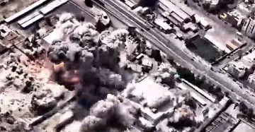 Резиденцията на Хаменей срината с 30 бомби (ВИДЕО)