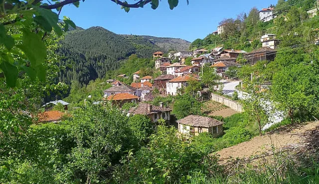 Райско селце в Родопите лекува с вода и тишина