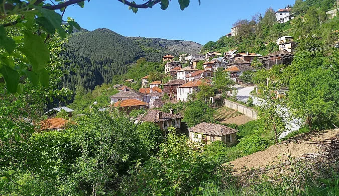 Райско селце в Родопите лекува с вода и тишина