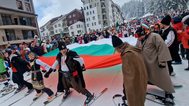 Анкета: Историята и езикът сплотяват българите в несигурни времена