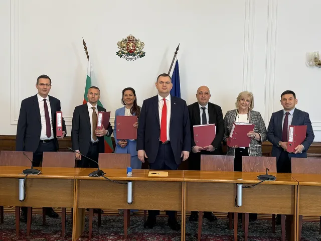 Пеевски регистрира ДПС за изборите