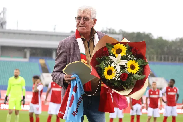 В ЦСКА обявиха как ще почетат Джони Велинов