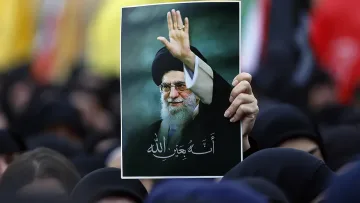 Почина и вдовицата на Хаменей