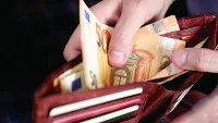 Гигантски заплати над 100 000 лева. Колко българи ги взимат