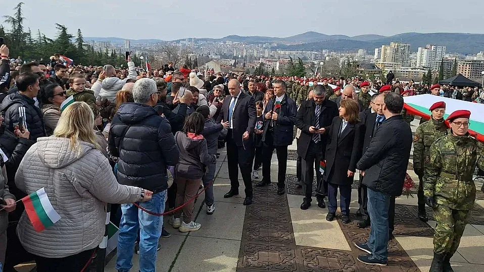 Радев с първи думи за изборите! Посочи два пътя пред България