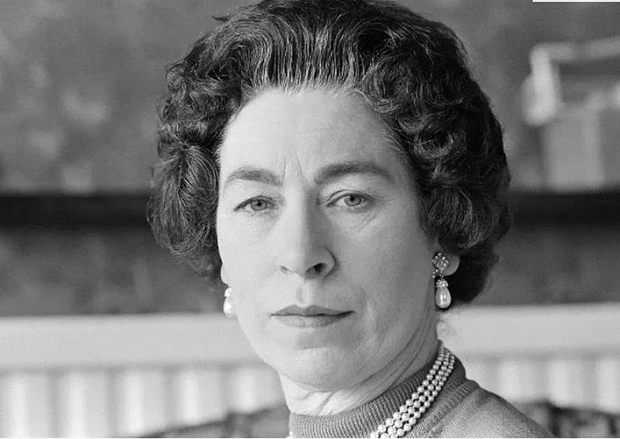 Почина култова двойничка на Елизабет. Мистерията е голяма